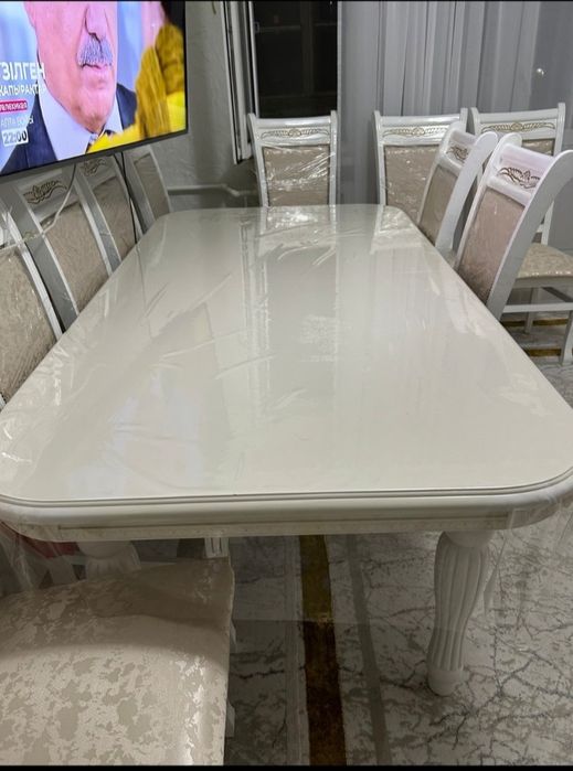 Продам гостиный стол
