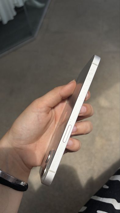 Iphone 13; 128GB; бял