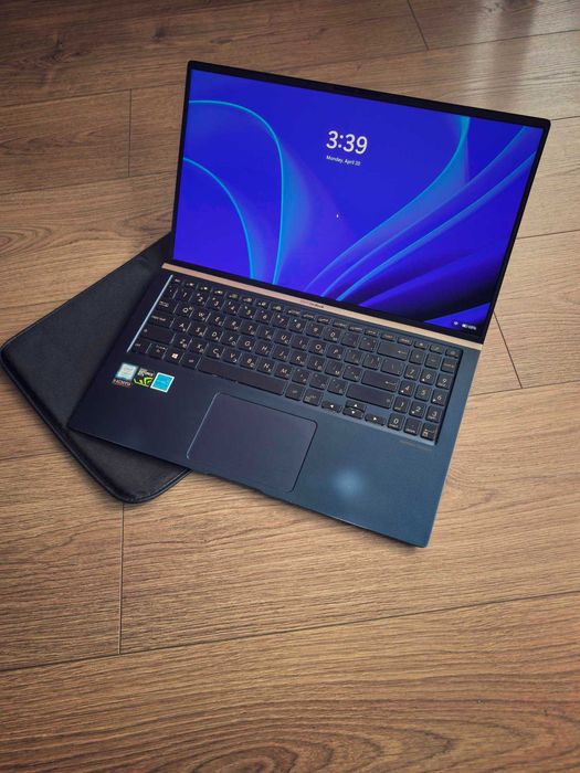 ASUS ZenBook 15 (UX533FD)