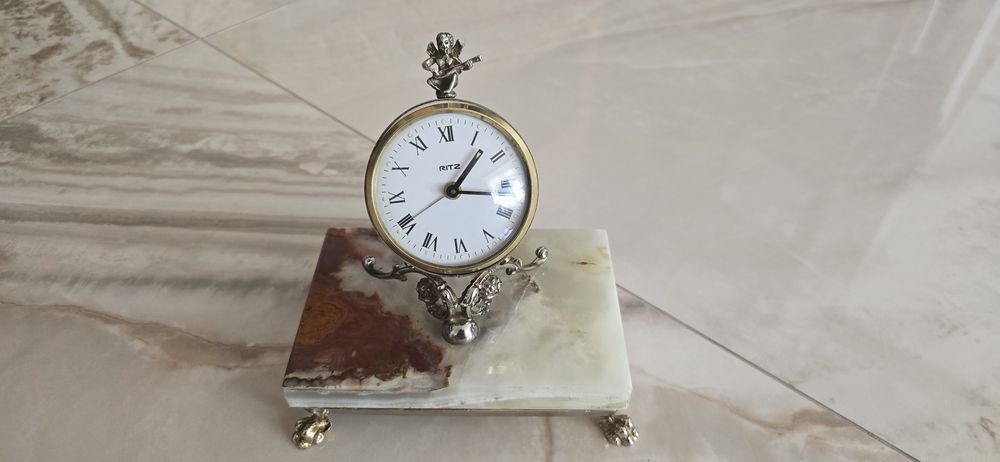 Механичен часовник с декорация херувим. Оникс, месинг. Декор.