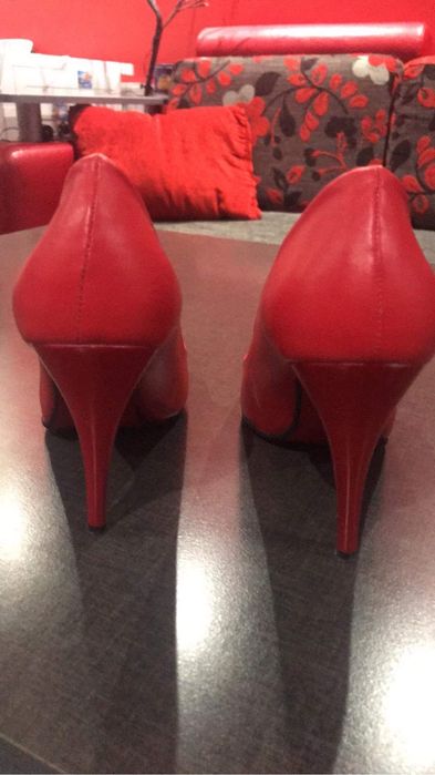 Продавам дамски обувки