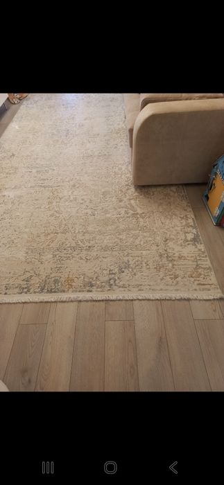 Продам ковёр 2×4 б/у. Требует химчистки.