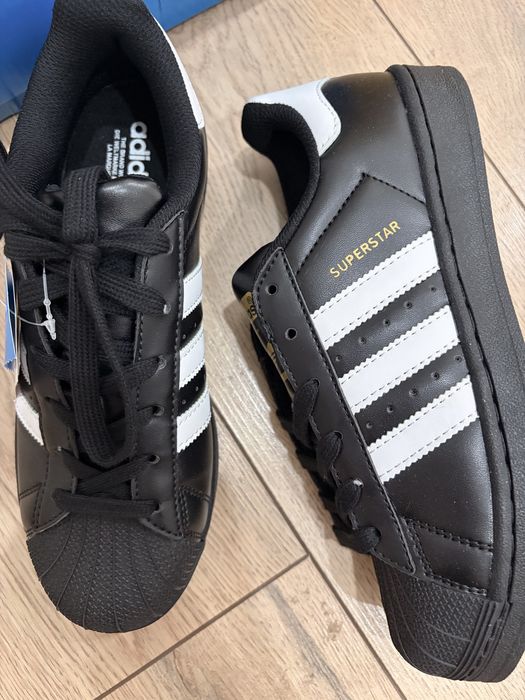 Adidas Superstar чёрные (38,5)