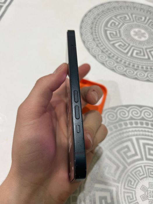 Обменяю iPhone 13 128GB АКБ 79%