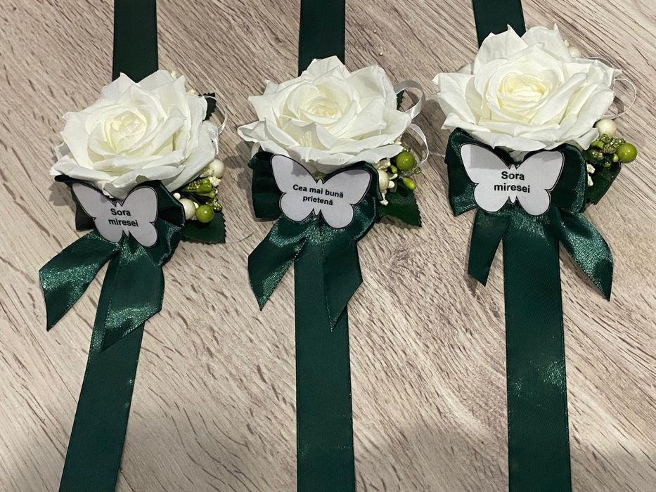 Cocarde și brățări nunta