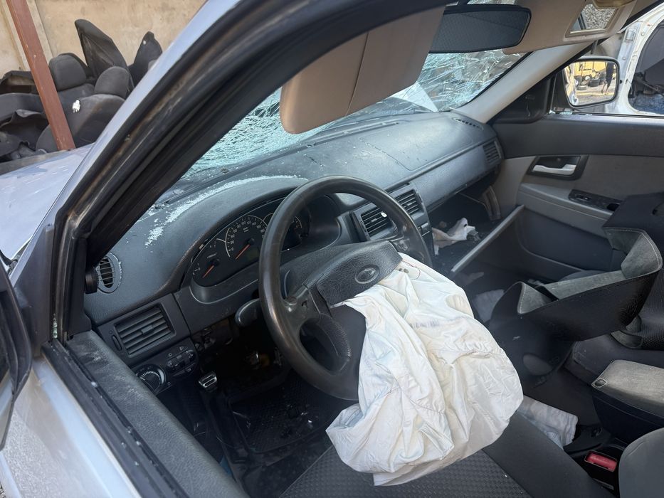 Разбор Лада Приора Седан год 2012