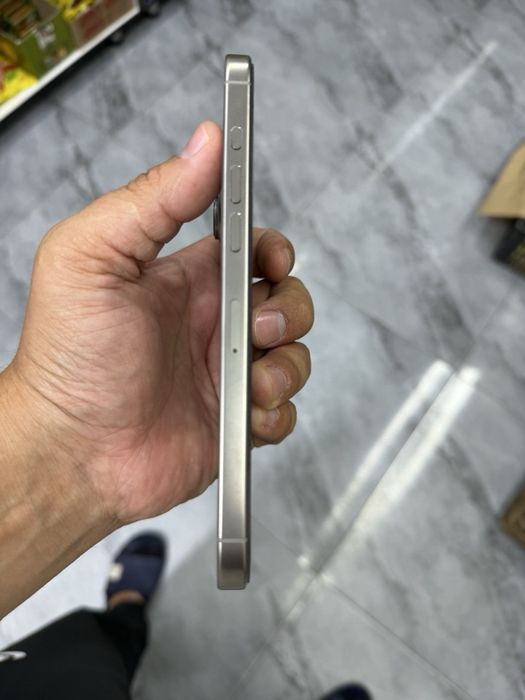 Iphone 16 pro Max Natural