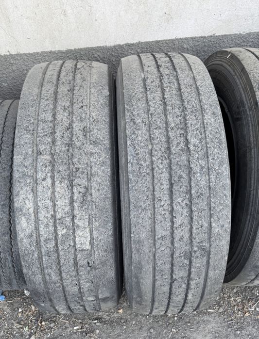 Резину грузовую продам.