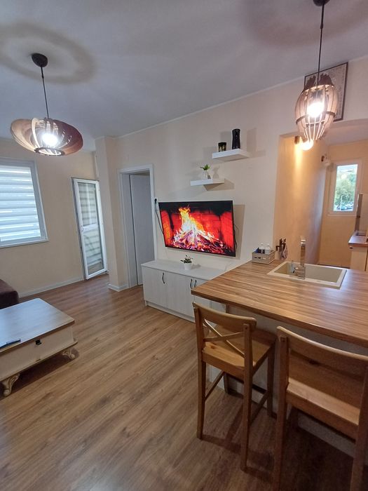 Дава се под наем Тристаен апартамент в Дупница - 60 кв.м за 306 € - Снимка #9