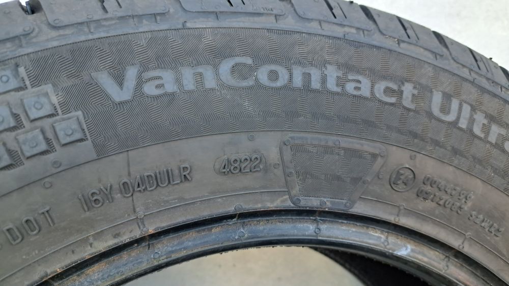 Гуми за Бус 215 65 15 C Continental