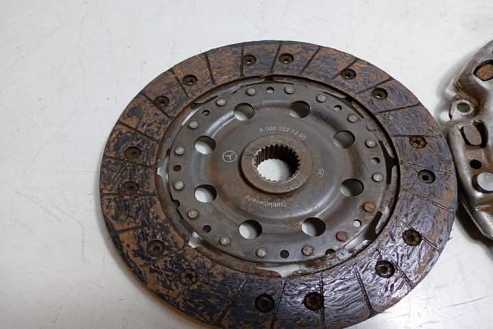 Kit ambreiaj cu volanta masa dubla A0002527205 Mercedes-Benz B-Class