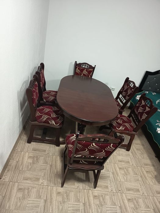 Vând masă cu 6 sacune - nouă