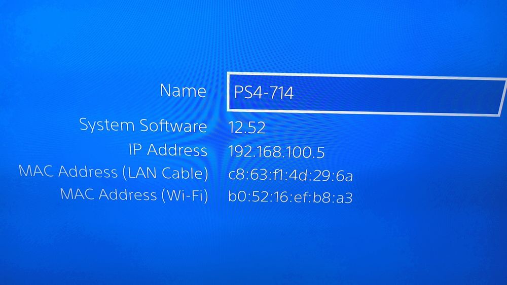 Playstation 4 pro 1TB + една игра