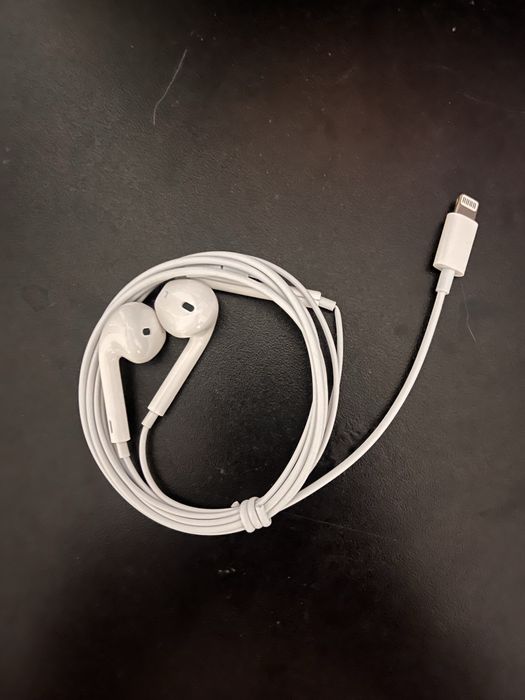 Новые проводные airpods