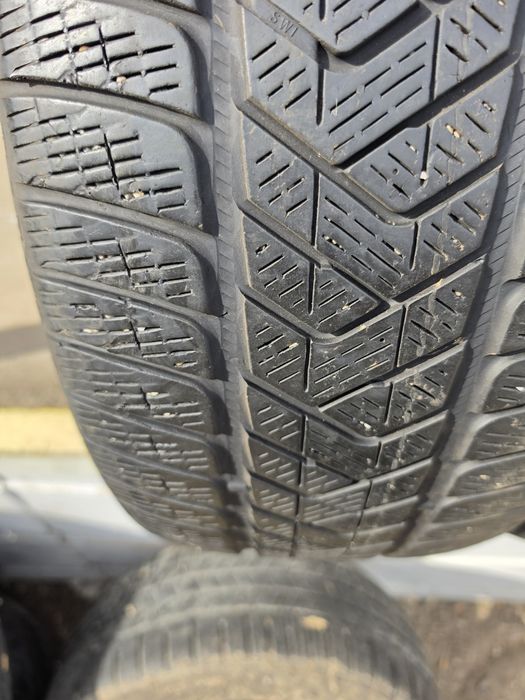 4 бр. зимни гуми 255/50/20 Pirelli  DOT 4316 5 mm