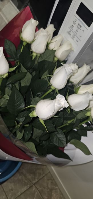 Букет белых роз свежие