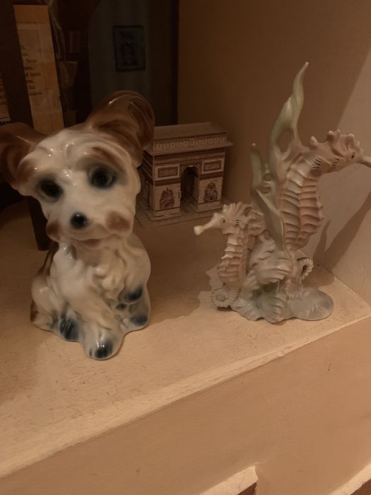 Sfetnice (sfeșnice) bibelouri, vaza (vaze), fructiere