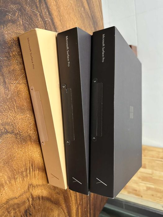 Microsoft Surface Pro 11, 2in1,13" OLED , X Elite-12 Core, 16GB, 256Gb