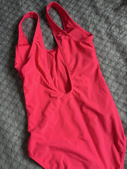 Розов цял бански