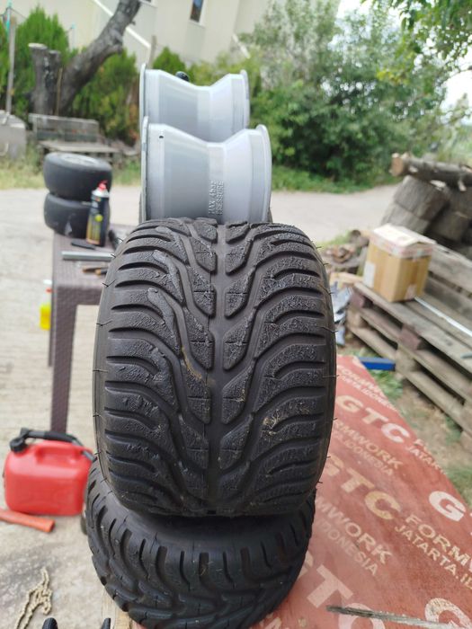 Гуми и джанти за картинг мокри