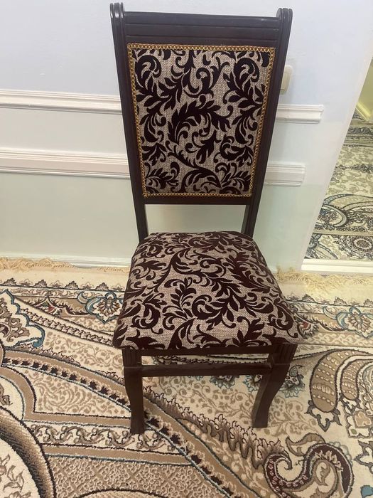 10 дона стул сотилади