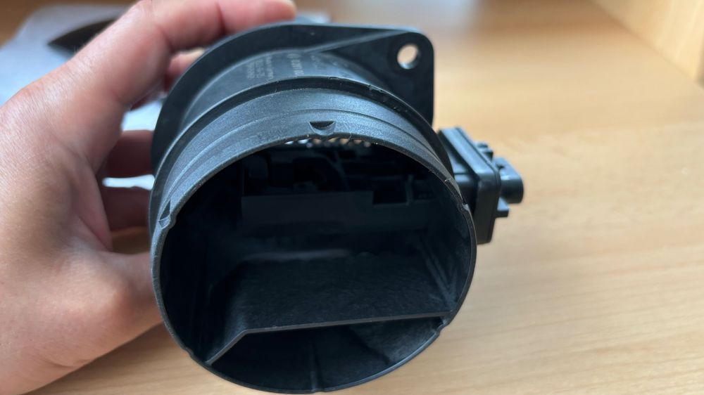 Дебитомер (Mass Air Flow) Бош за Ауди А4 Б9