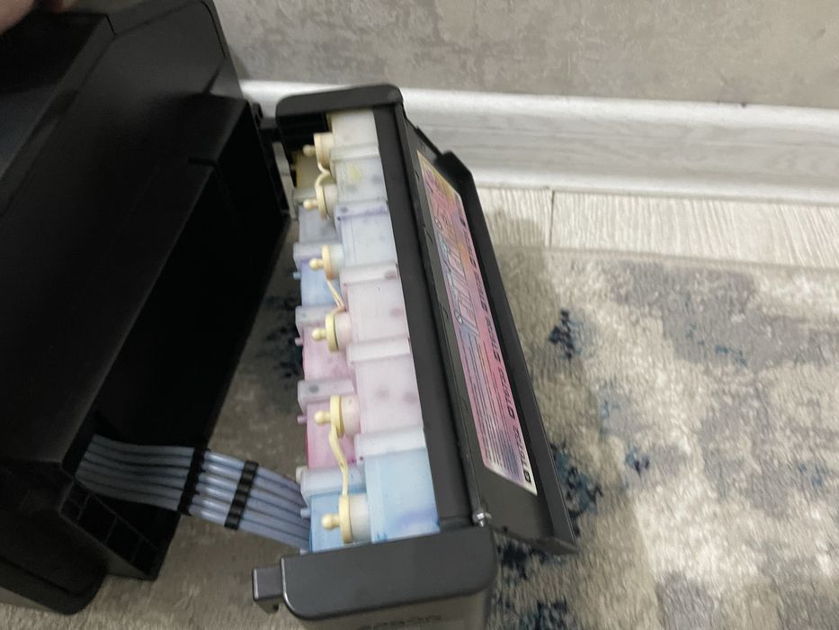 Продам цветной принтер Epson L800