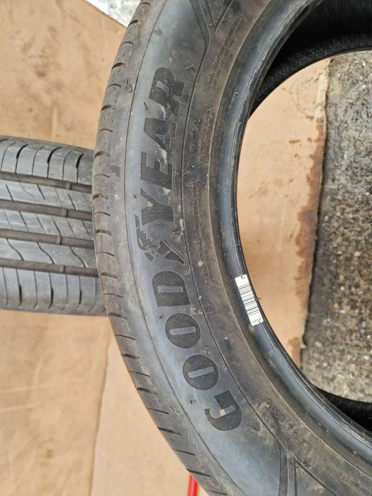 2 Goodyear R17 215/55 Летни гуми  DOT2321