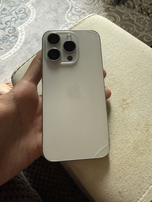 IPhone 15 pro 128 белый титан