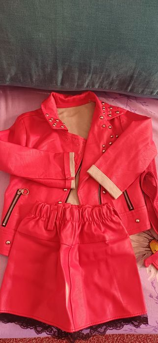 Compleu fusta și geaca