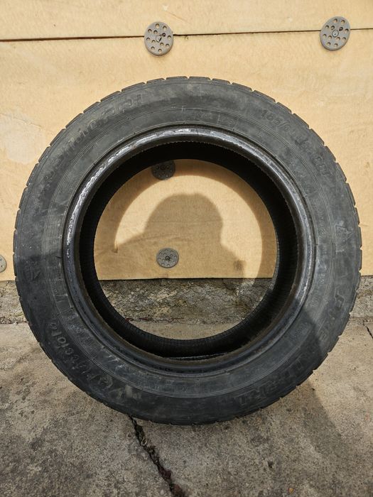 Продам две зимние шины 2шт