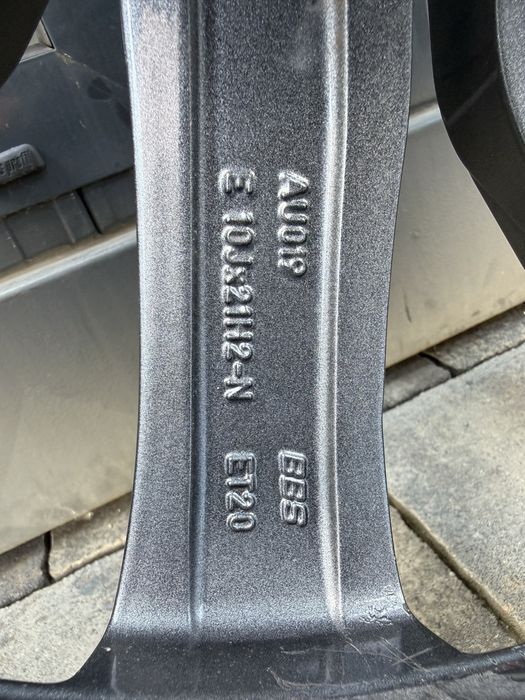 audi Q8 орогинални 285/45/21 Дот 22г - 1.100€ без заварки