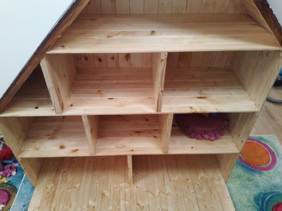 Casa de papusi mari din lemn