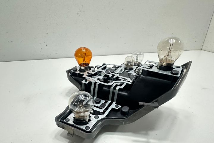 Soclu dreapta 1t0945258d Volkswagen VW Touran prima generatie