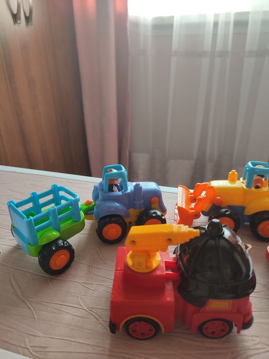 Продам набор машинок