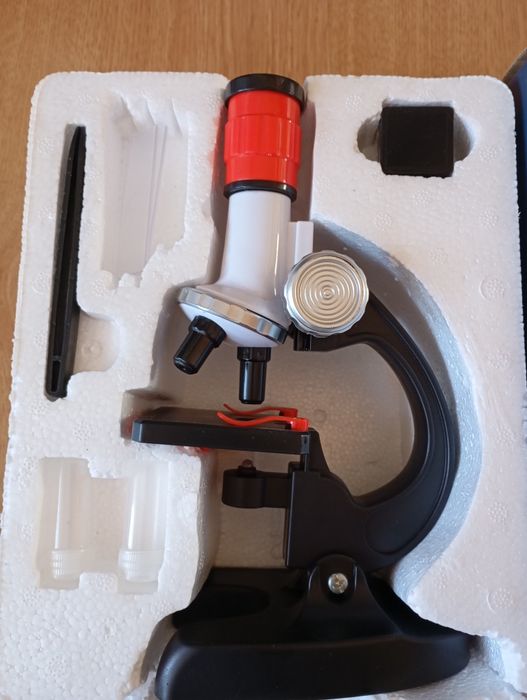 Детски микроскоп