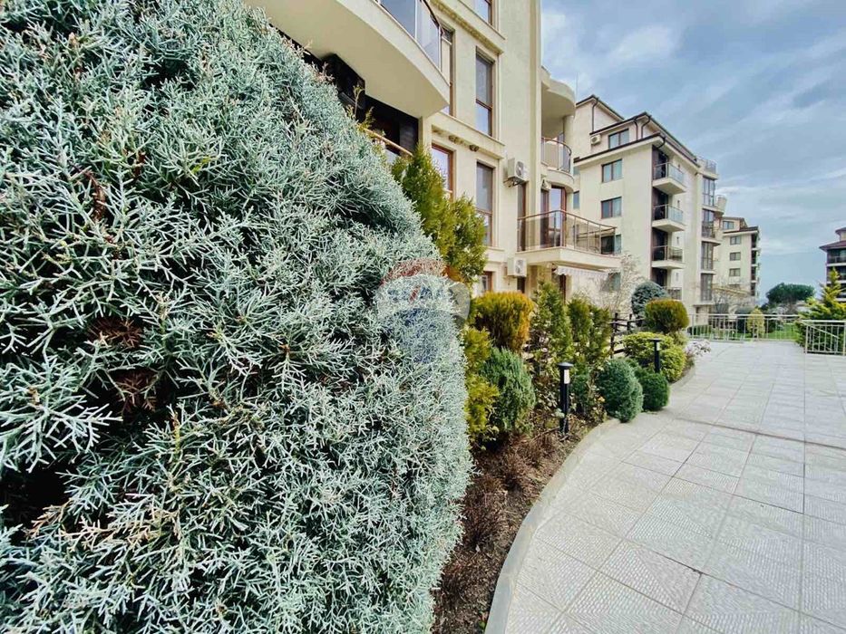 Продава се Тристаен апартамент в с. Шкорпиловци, Област Варна - 116 кв.м за 1476 €/кв.м - Снимка #10