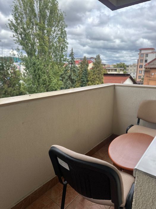 Inchiriez apartament cu 3 camere pe strada Gorunului