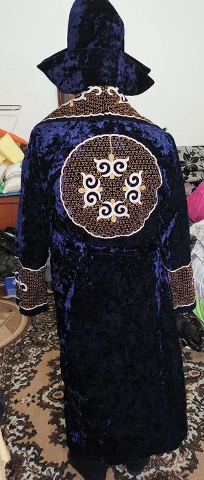 Продам чапан новый