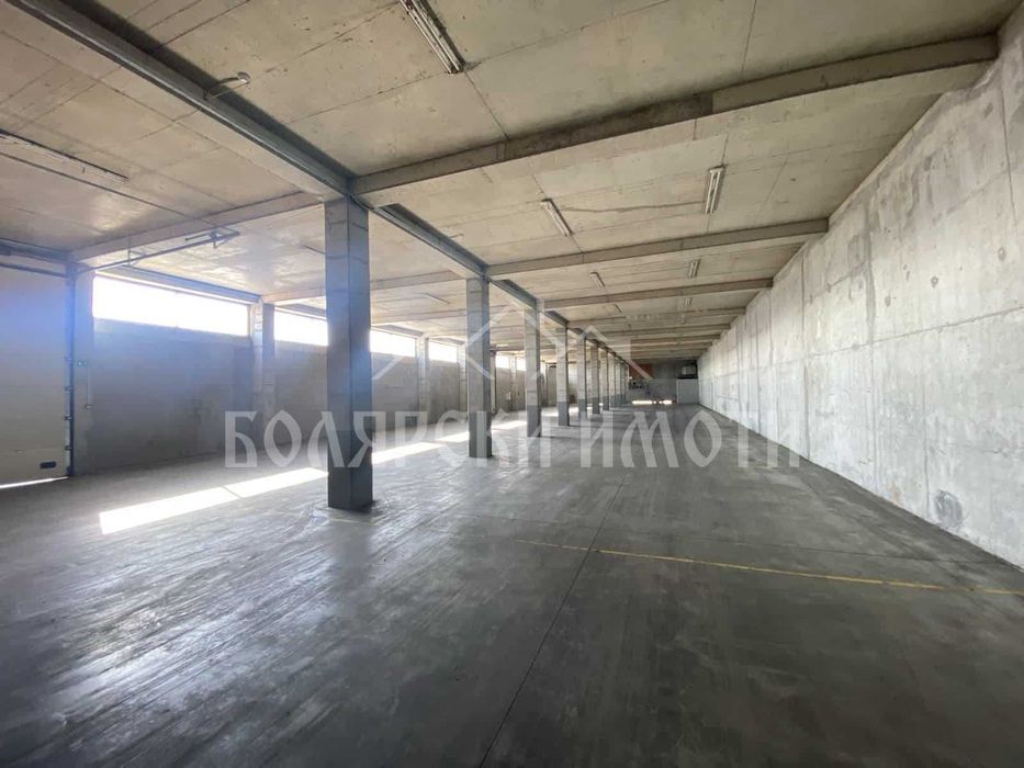 Дава се под наем Склад в Велико Търново, Промишлена зона - Запад - 840 кв.м за 3276 € - Снимка #1