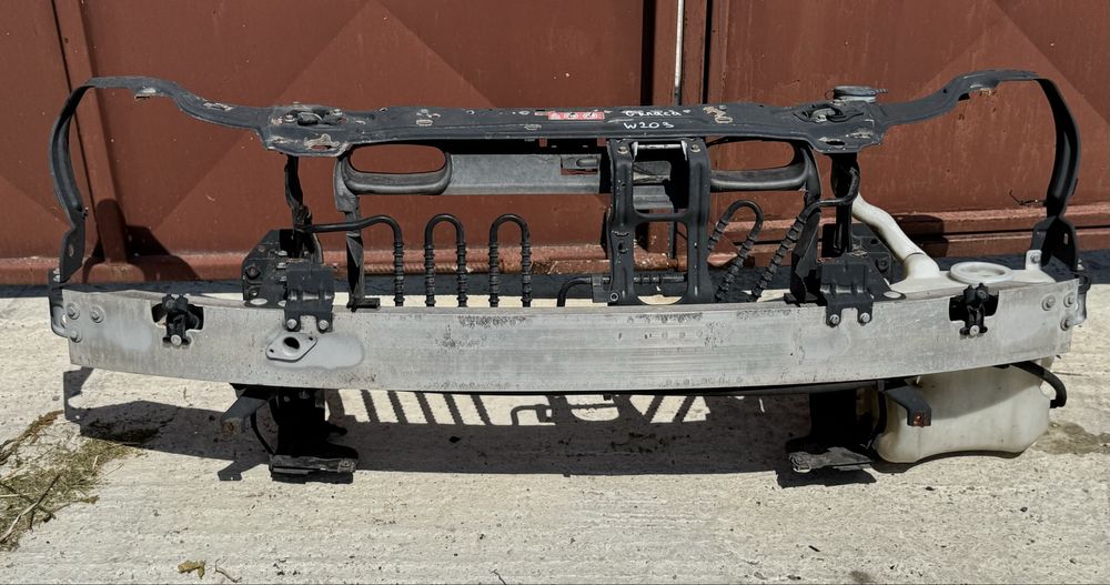 Очиларка, греда, буфери (цяла предница) за Мерцедес Ц класа W203