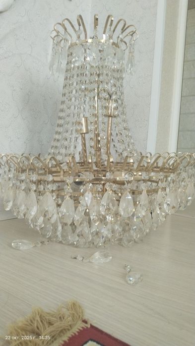 Жақсы жағдайдағы люстралар екеуін 40000ға беремін