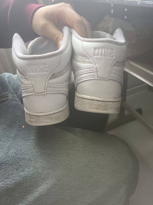Adidasi Nike Raisa