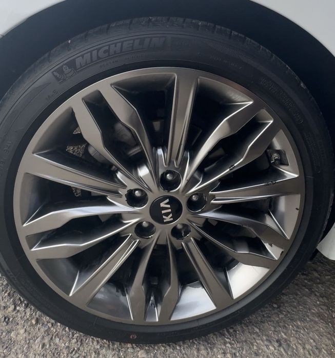 Диски Kia K7 с шинами