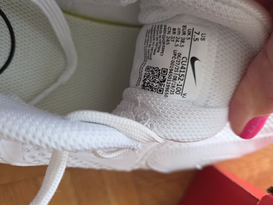 Продавам Nike air max bolt размер  38.5