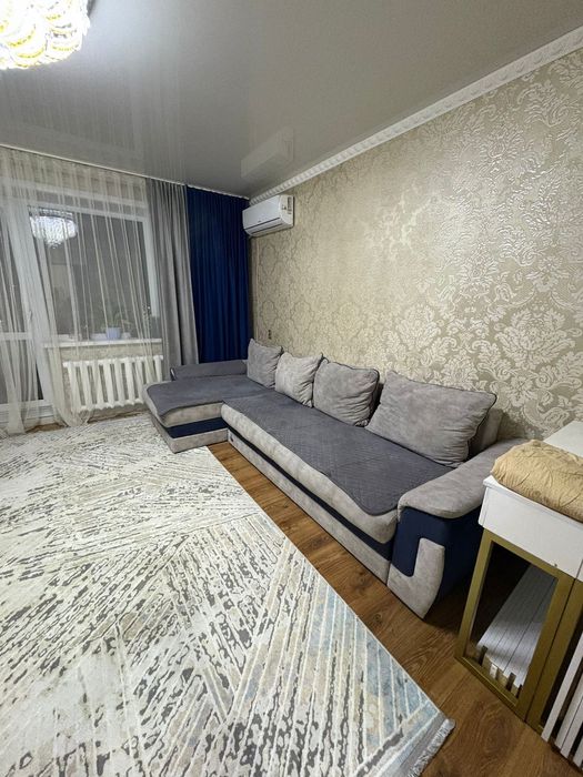 Продам диван угловой б/у