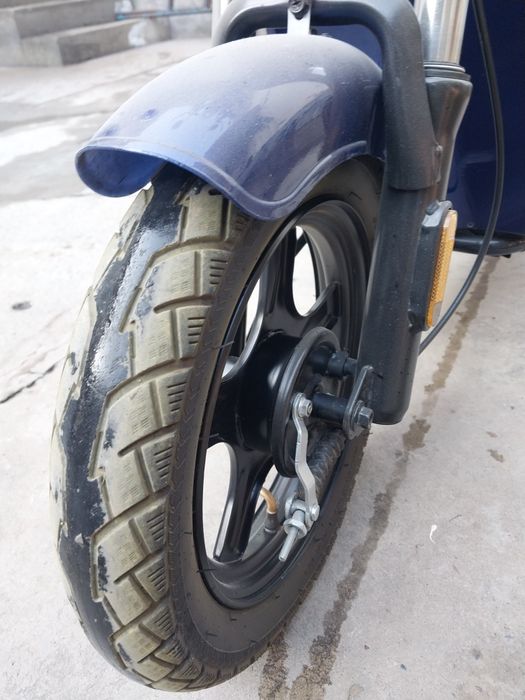 Скутер сотилади 50 кмгача юради заряди