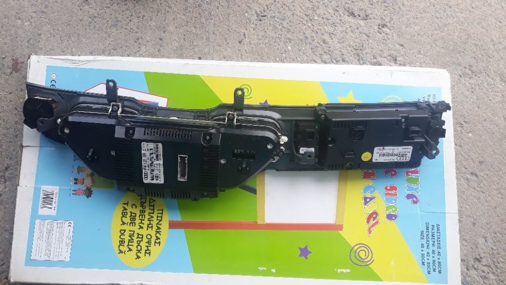 Табло километраж и монитор от AUDI A6 2007г.