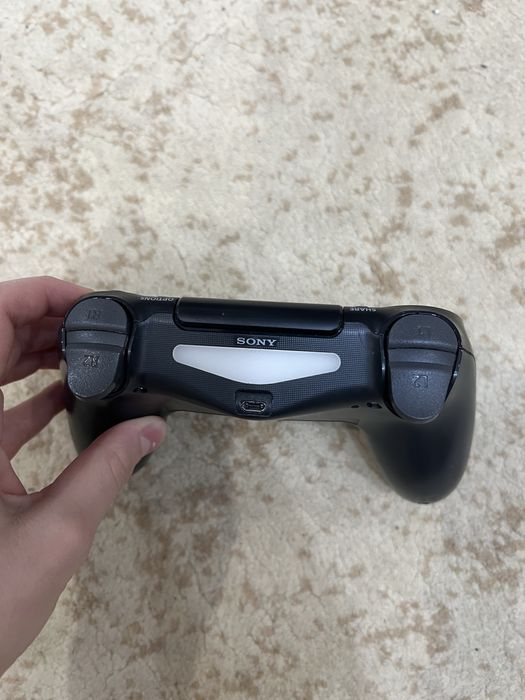 Джойстик на ПС 4