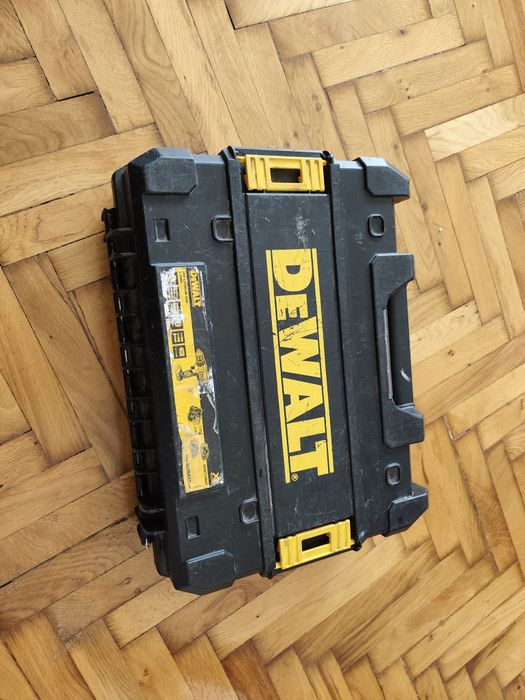 DeWALT, model din gama modulară TSTAK.